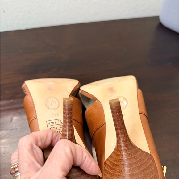 Michael Kors EUC Cognac Leather
Open Toe Heeled Booties w/ 3”
Heel Size 7.5 - Picture 9 of 11